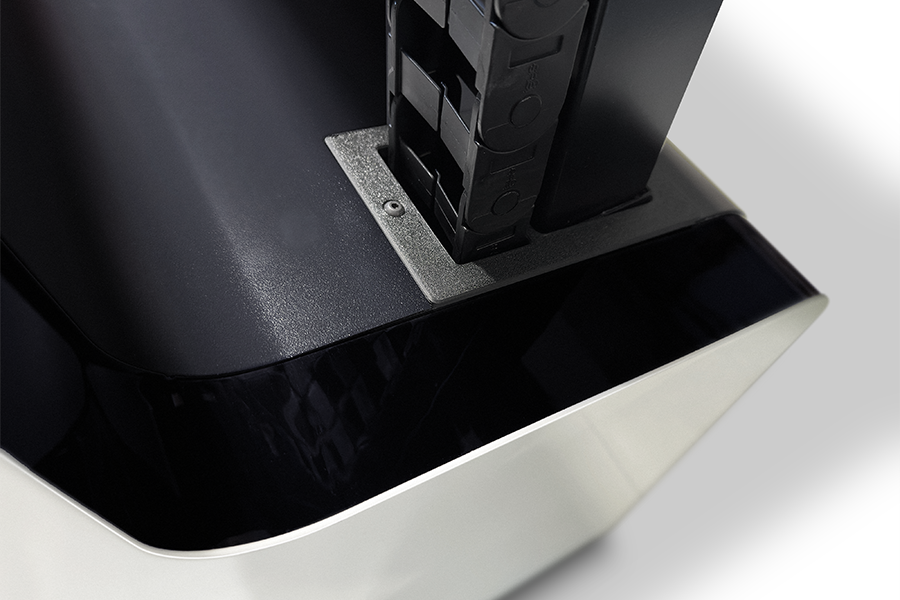 Heavy-duty sit/stand actuator on the LundHalsey OPTIMA Command console Heavy-duty sit/stand actuator on the LundHalsey OPTIMA Command console